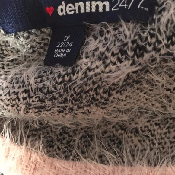 DENIM 24/7 PINK/BLACK FUZZY EYELASH PRINT SWEATER - Picture 3 of 7
